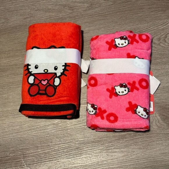 Hello Kitty Valentines towels - Picture 1 of 5